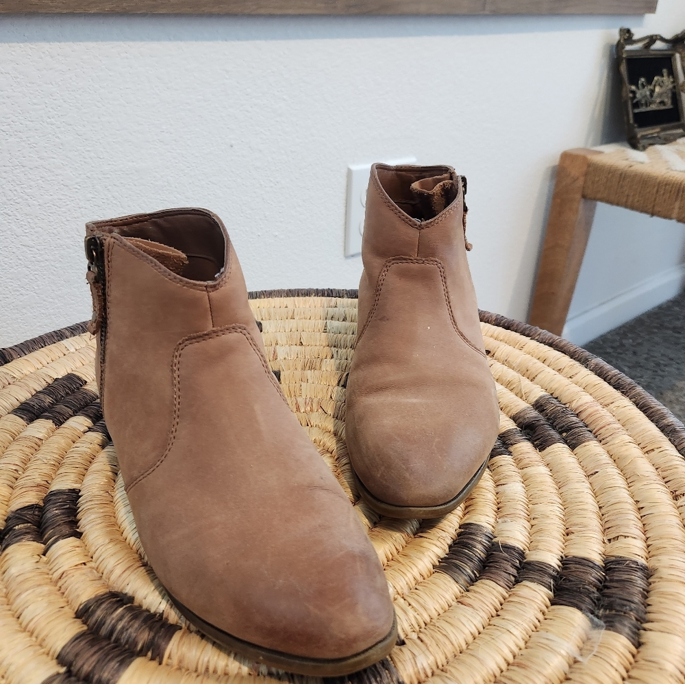 ALDO leather almond toe low bootie - Picture 7 of 10
